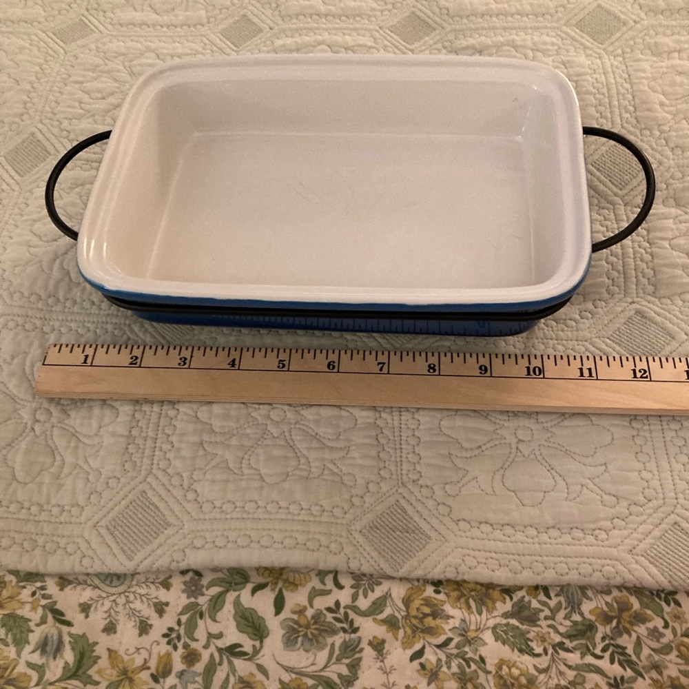 Ceramic Casserole W Metal Stand